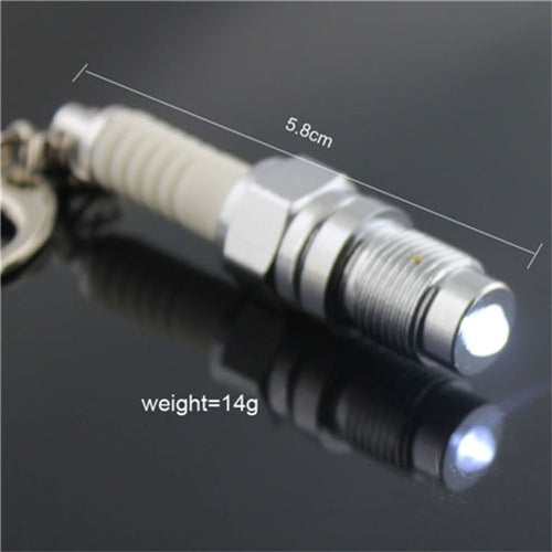 2 ชิ้น Casual LED Key Chain Spark Plug Key Chain พวงกุญแจอะไหล่รถยนต์พวงกุญแจอุปกรณ์จัดแต่งทรงผมรถตกแต่ง, Spark Plug Shape