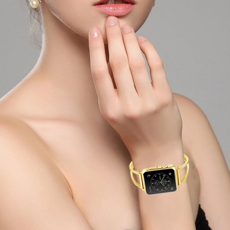 สร้อยข้อมือรูปตัว V สายรัดข้อมือโลหะพร้อมหัวเข็มขัดสแตนเลสสำหรับ Apple Watch Ultra 49mm / Series 8&7 45mm / SE 2&6&SE&5&4 44mm / 3&2&1 42mm, 7 45mm / 6&SE&5&4 44mm / 3&2&1 42mm