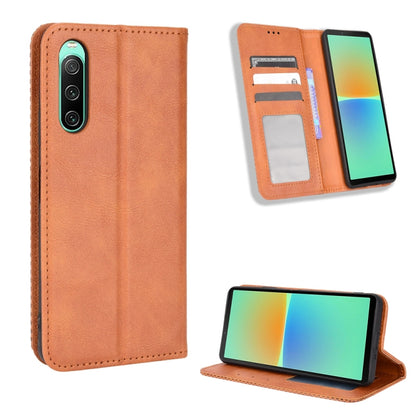 ซองใส่โทรศัพท์หนังพื้นผิวย้อนยุคหัวเข็มขัดแม่เหล็ก, For Sony Xperia 10 VII, For Sony Xperia 1 VII, For Sony Xperia 10 VI 2024, For Sony Xperia 1 VI 2024, For Sony Xperia 5 V 2023, For Sony Xperia 1 V, For Sony Xperia 10 V