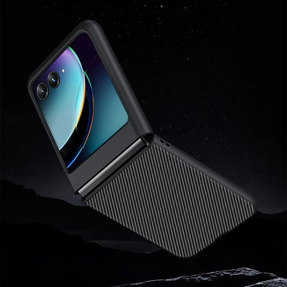 เคสโทรศัพท์พิมพ์พื้นผิวคาร์บอนไฟเบอร์บางเฉียบ, For Motorola Razr 50 / 60 / 70 5G, For Motorola Razr 60 Ultra / 70 Ultra, For Motorola Razr 50 Ultra, For Motorola Razr 40 Ultra