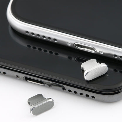 2 ชิ้นสากล 8 Pin ชาร์จพอร์ตโลหะปลั๊กป้องกันฝุ่นสำหรับ iPhone