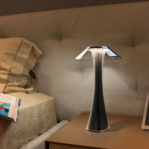 นักเรียนชาร์จ USB เอวเล็กเรียนรู้โคมไฟตั้งโต๊ะ LED ป้องกันดวงตา
