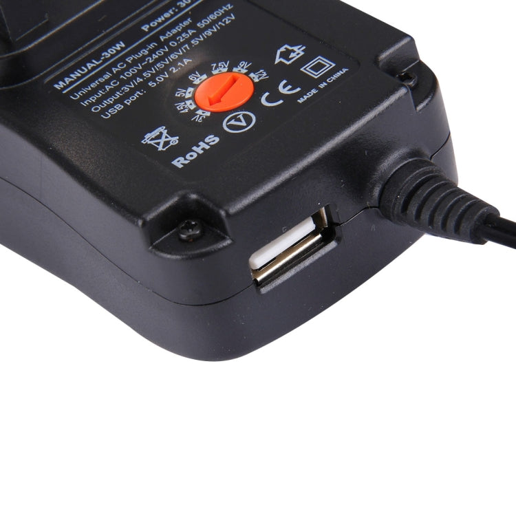 UK Plug Universal 30W Power Wall Plug-in Adapter พร้อมพอร์ต USB 5V 2.1A, เคล็ดลับ: 8 ชิ้น, ความยาวสายเคเบิล: ประมาณ 1.2 ม., UK Plug
