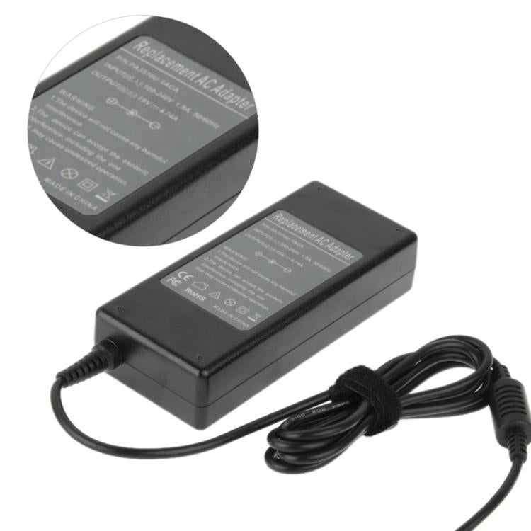 อะแดปเตอร์ AC 19V 4.74A สำหรับระบบเครือข่ายของ Toshiba เคล็ดลับเอาต์พุต: 5.5 x 2.5 มม., 4.74A