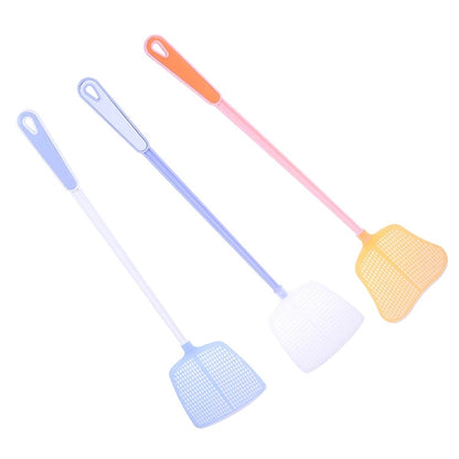 4 ชิ้นพลาสติกในครัวเรือนด้ามยาวบินผู้ตียุงผู้ตี, การจัดส่งสีสุ่ม, 1PC