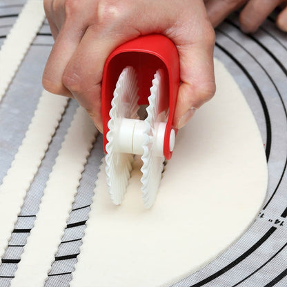 เครื่องมืออบ ล้อตัดพาสต้า Hemming Wheel คู่มือเครื่องตัดก๋วยเตี๋ยว มีดลูกกลิ้ง อุปกรณ์ครัวสร้างสรรค์