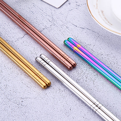 เครื่องใช้บนโต๊ะอาหารสแตนเลส 1 คู่จานตะเกียบโลหะที่มีสีสันนำกลับมาใช้ใหม่ได้ ความยาว： 23 ซม