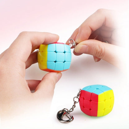 2 ชิ้นมินิพวงกุญแจ Rubik Cube ของเล่นบีบอัด, Pyramid Keychain, Maple Leaf Keychain, Second-order Keychain, Third-order Keychain Flat Version, Gear Keychain