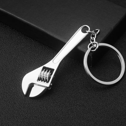 10 ชิ้นเครื่องมือพวงกุญแจโลหะจี้พวงกุญแจรถ, H-540 Activity Wrench, H-389 Hex Wrench, H-391 Glossy Ax, H-388 Thread Ax, H-395 Double Head Wrench, H-405 Double Row Saw, H-402 Hand Saw, H-541 Crooked Nose Pliers, H-399 Pliers, X-396 Vise, H-556 Shovel    ...