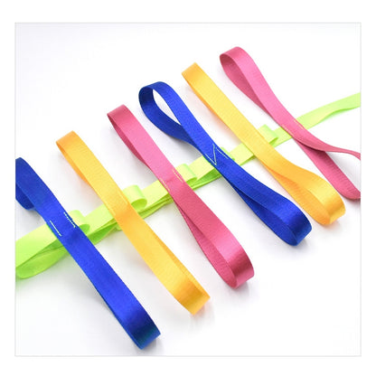 เด็กเดินเชือกเด็กกลางแจ้งข้ามถนนถือเชือกมือ, Random Color
