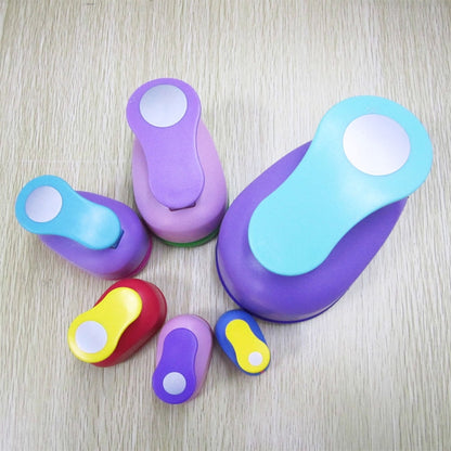 เครื่องมือช่างสำหรับเด็ก Round Embosser, การจัดส่งแบบสุ่มสี, 8803 8mm, 8805 16mm, 8810 25mm, 8815 38mm, 8820 50mm, 8830 75mm