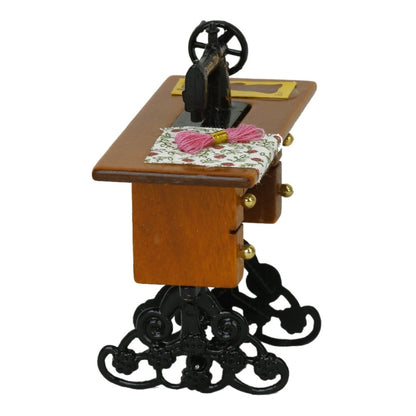 จักรเย็บผ้าขนาดเล็กของเล่นโมเดลฉากตกแต่งบ้านตุ๊กตา, Sewing Machine