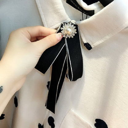 สุภาพสตรีป่ายาวโบว์ผูกมุก Rhinestone โบว์โบว์เข็มกลัดเสื้อผ้าอุปกรณ์เสริม
