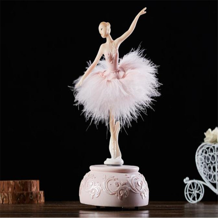 Elegant Refined Ballerina Dance Carousel Music Box ตุ๊กตาบาร์บี้ Feather Music Box