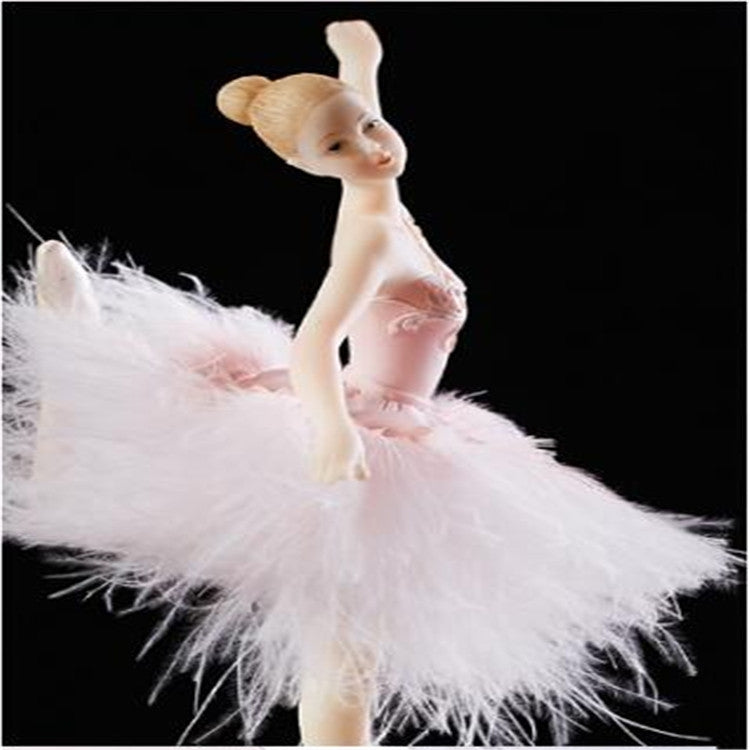 Elegant Refined Ballerina Dance Carousel Music Box ตุ๊กตาบาร์บี้ Feather Music Box