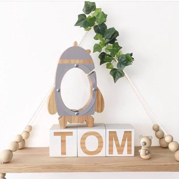 Nordic ไม้ Rocket กล่องเงินของเล่นตกแต่งห้องนั่งเล่น Piggy Bank