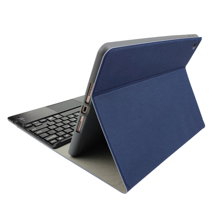 RK508C แป้นพิมพ์ Bluetooth พลาสติกแม่เหล็กที่ถอดออกได้พร้อมทัชแพด + เคสแท็บเล็ต TPU ลายผ้าไหมสำหรับ iPad 9.7 นิ้วพร้อมช่องเสียบปากกาและตัวยึด, RK508C